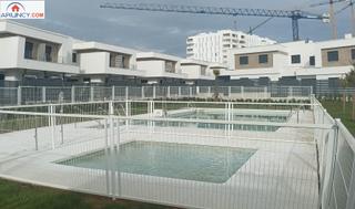 Affitto Casa a schiera in Lebrija. Oportunidad de  bonito chalet adosado vacío de muebles en urbani