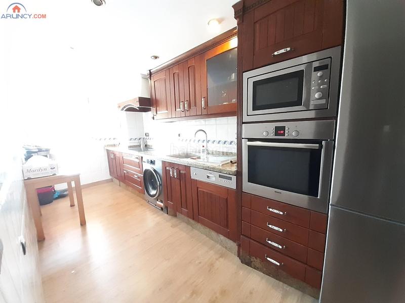 Foto 0e54c5f1-61f5-49bd-9e78-b1e40bdad7c2. Location appartement avec chauffage piscine dans La Buhaira Sevilla