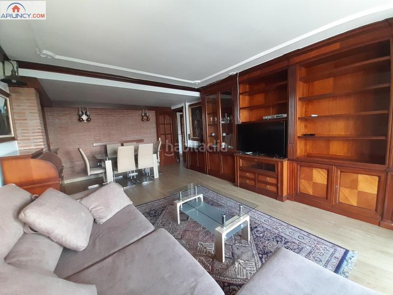 Foto aa2bfebd-7e60-4d41-ab6a-d60aed1f48e2. Location appartement avec chauffage piscine dans La Buhaira Sevilla