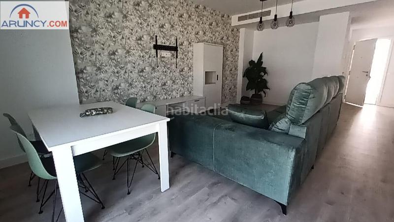 Foto 8286da61-8695-4d7b-8b47-c18256dd6397. Reihenhaus mit heizung parking pool in Entrenúcleos Dos Hermanas