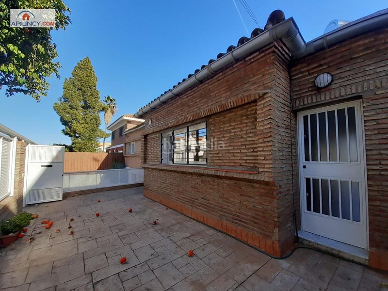 Foto b11c6a77-3423-4bcd-95e4-b4df15e1cad6. Xalet amb aparcament piscina a Santa Clara Sevilla