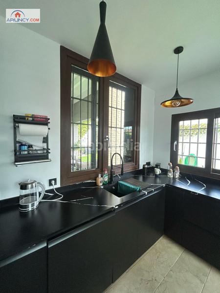 Foto 59ebc690-3c15-4291-a68a-d0407a735660. Lloguer xalet amb calefacció aparcament piscina a Montequinto