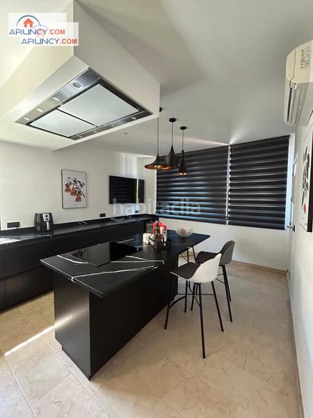 Foto 89d2b687-439e-4aac-9089-46a4f4a6cc87. Lloguer xalet amb calefacció aparcament piscina a Montequinto