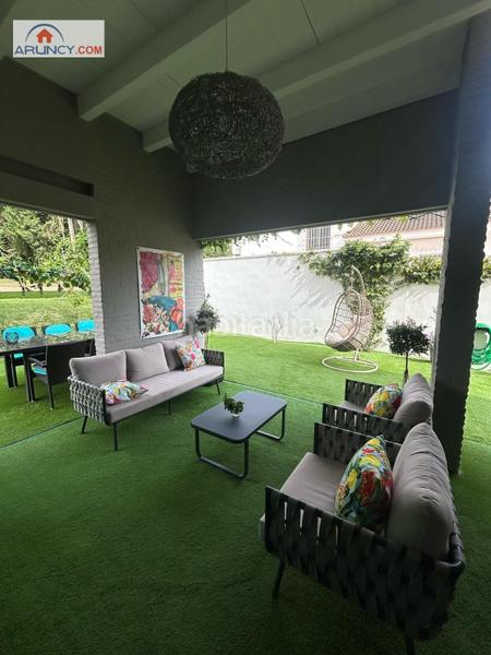 Foto df07e595-c3f0-4ff2-8ba4-fc5744759511. Lloguer xalet amb calefacció aparcament piscina a Montequinto