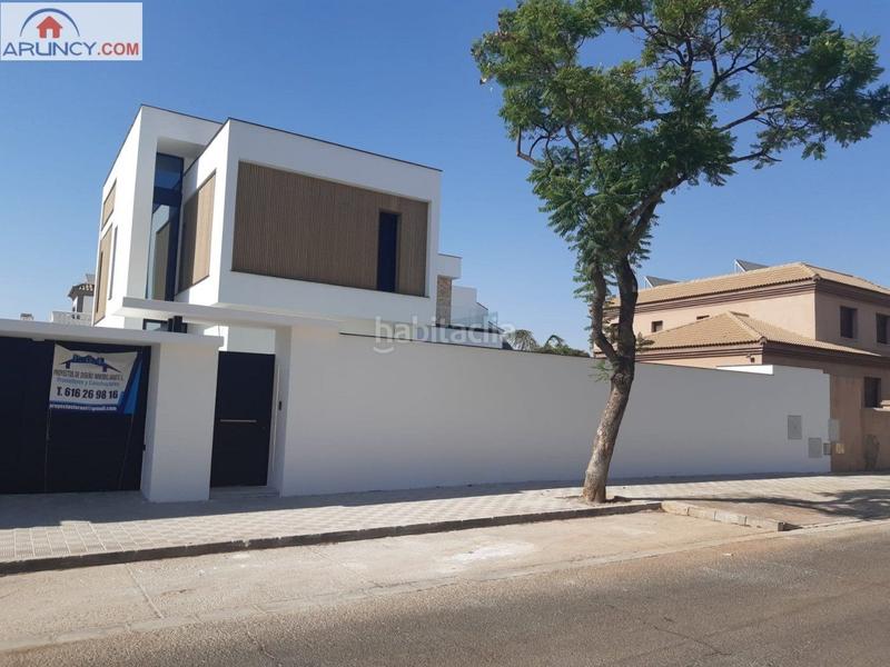 Foto 5daec2d2-b6ce-40c3-bcf7-452f7460f625. Xalet amb calefacció aparcament piscina a Olivar de Quintos Montequinto