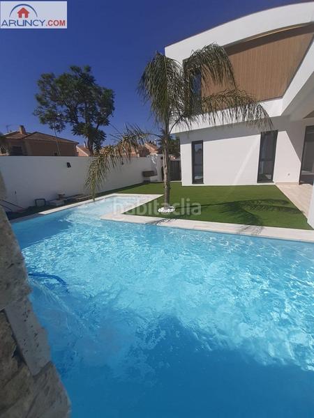 Foto 90a58f41-8f66-4cbb-a258-fd0582054264. Xalet amb calefacció aparcament piscina a Olivar de Quintos Montequinto