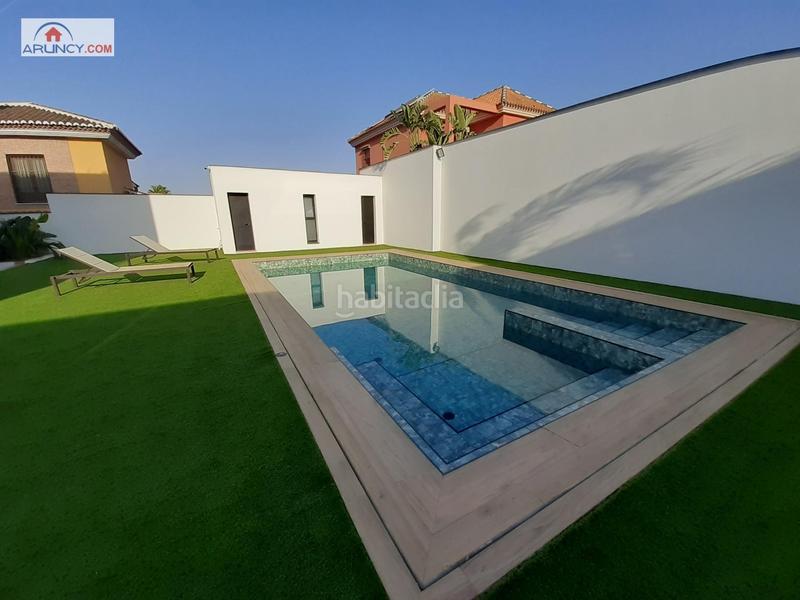 Foto 66483b62-ab53-41b7-b1cd-566e2c3f43fe. Chalet espectacular chalet para comprar olivar de quinto !!!! en Montequinto