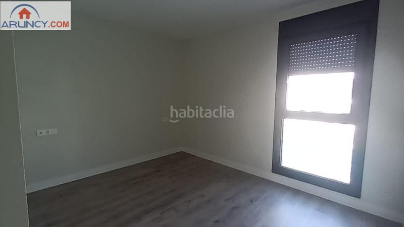 Foto a37cf838-8ec2-4973-b345-9036291ac1a6. Casa adossada amb calefacció aparcament piscina a Dos Hermanas