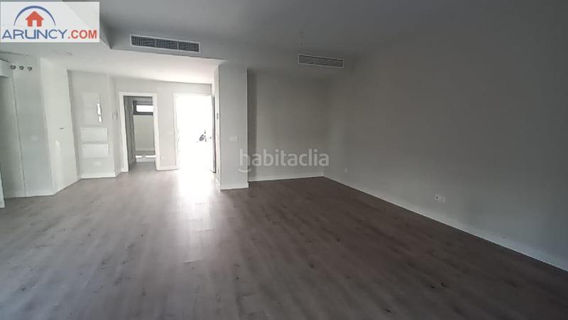 Foto d1c9c5a8-44a6-472b-b054-a5038dff9b03. Casa adossada amb calefacció aparcament piscina a Dos Hermanas