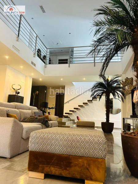 Foto 2a640356-acdf-4256-96a8-a25831dbe819. Xalet amb calefacció aparcament piscina a cerros de Montequinto Montequinto