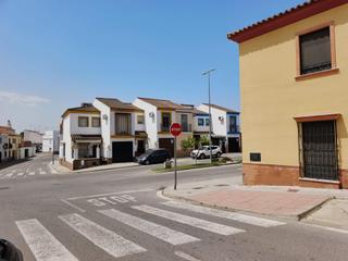 Maison jumelée à Cantillana. Chalet adosado en la cantilla  4 dormitorios, 3 baños, garaje de