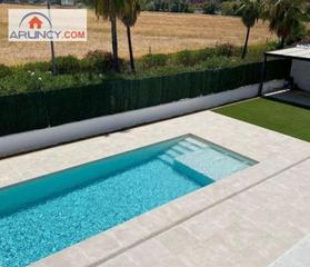 Rent Chalet in Condequinto. Espectacular chalet en alquiler en la zona de condequintomontequ