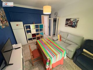 Rent Flat in Cruz Roja. Piso en alquiler zona cruz rojaronda de capuchinos estudiantes 2