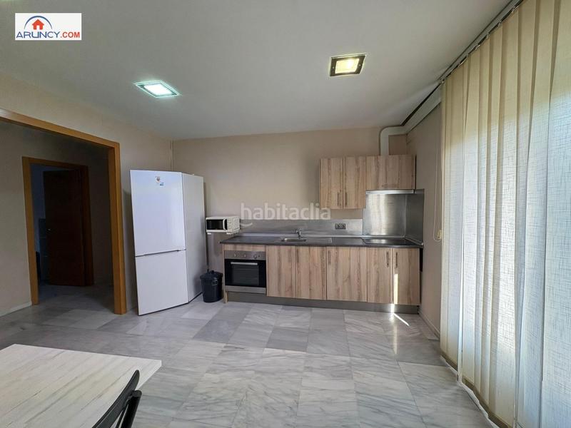 Foto c7bb5a51-5e43-42f7-bd0d-75e6320724cc. Pis a Ciudad Jardín Sevilla