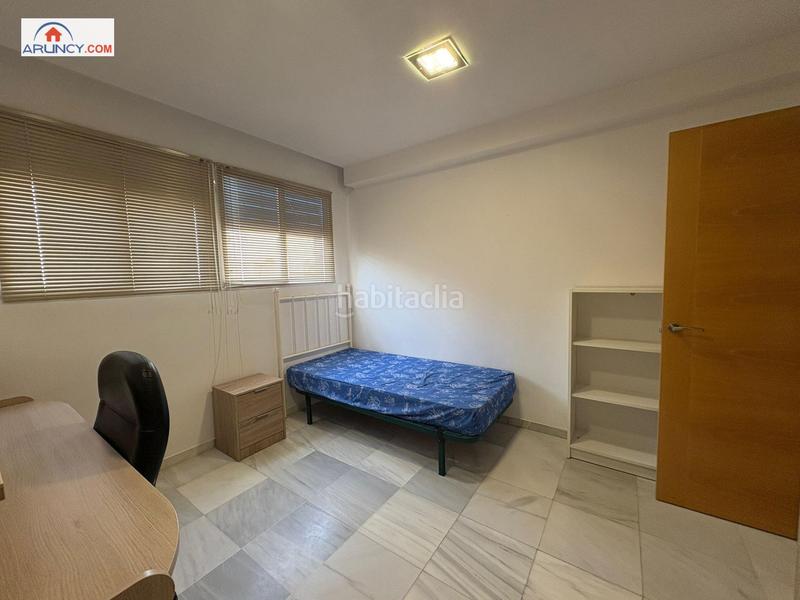 Foto e4a5d48a-cca6-401b-85e7-77d9f00d4461. Pis a Ciudad Jardín Sevilla