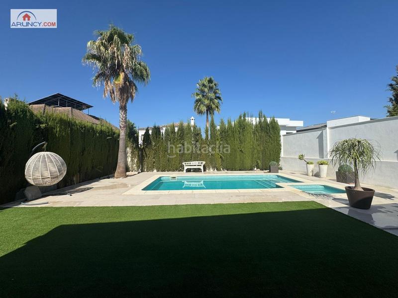 Foto 1667c867-ee0d-4f20-984e-d9e466e363c9. Chalet mit parking pool in El Zaudín - Club de Golf Bormujos