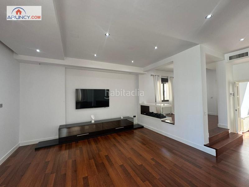 Foto 2ea8b0f7-6f43-4bc3-b0a7-e5adabf08d90. Chalet mit parking pool in El Zaudín - Club de Golf Bormujos