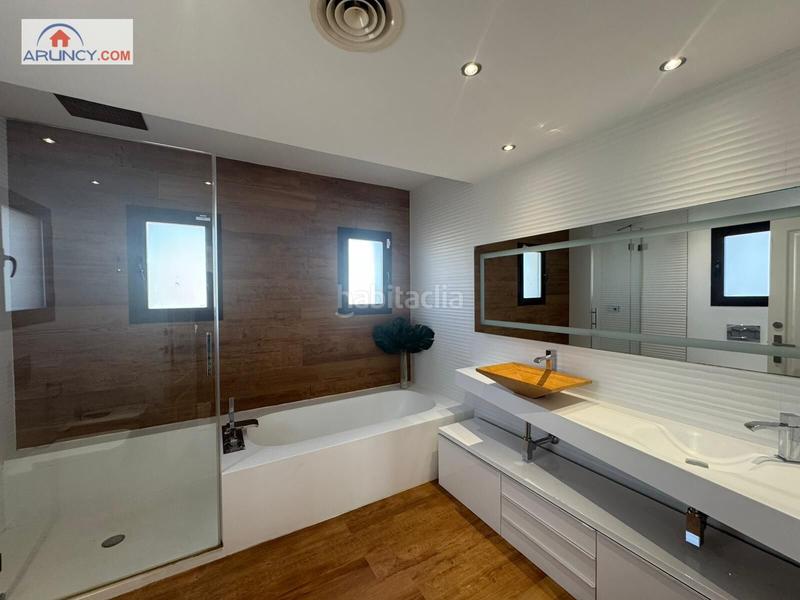 Foto 2ffb2ca3-2488-445c-b36d-ab0cab47ade9. Chalet mit parking pool in El Zaudín - Club de Golf Bormujos