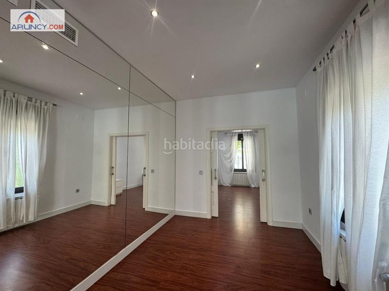 Foto 3018fe56-eff8-4205-a02a-38375997d7ae. Chalet mit parking pool in El Zaudín - Club de Golf Bormujos