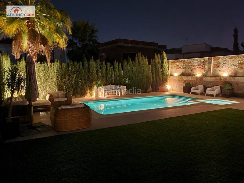 Foto 3e8356bf-cf54-428a-9085-33c43f188953. Chalet mit parking pool in El Zaudín - Club de Golf Bormujos