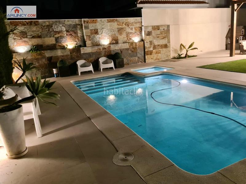 Foto 40f6f8c6-9e93-4cdf-baf7-f3a814057f69. Chalet mit parking pool in El Zaudín - Club de Golf Bormujos