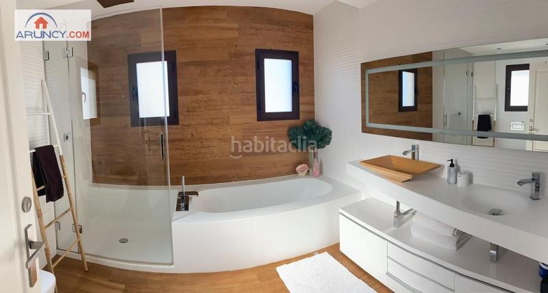 Foto 4d0f4192-4933-4f16-ac06-4c202657da07. Chalet mit parking pool in El Zaudín - Club de Golf Bormujos