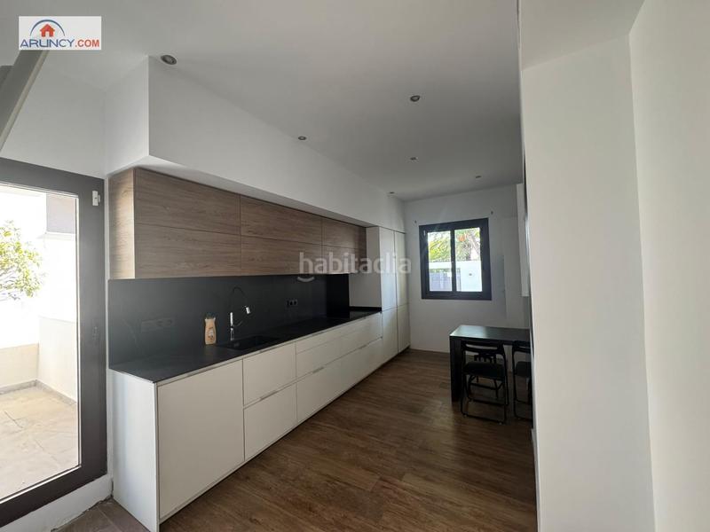 Foto 6d0f1f10-4e0b-43ee-942e-12c4a14db920. Chalet mit parking pool in El Zaudín - Club de Golf Bormujos