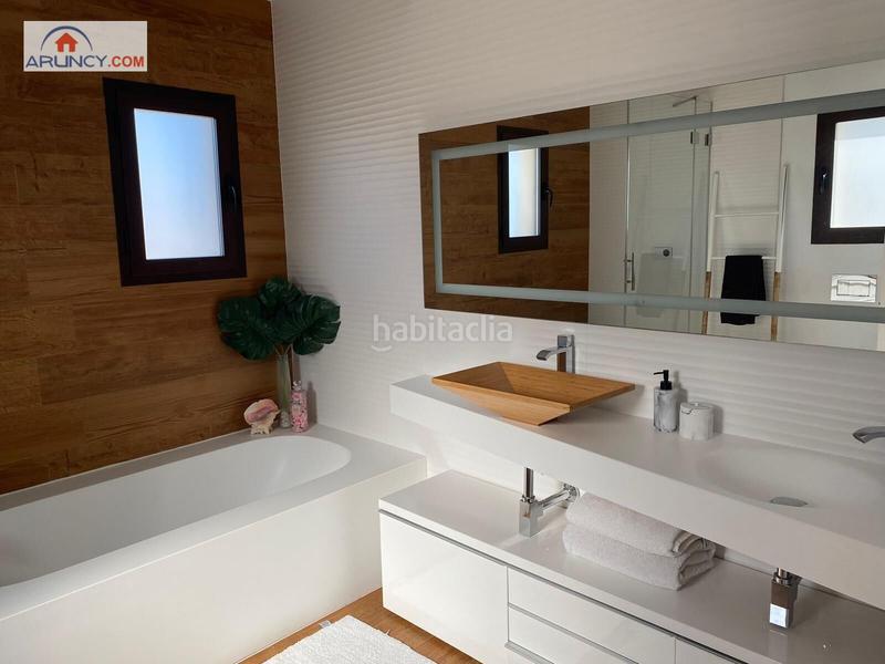 Foto cea87ad5-0b18-40ba-9131-174a09e3c45e. Chalet mit parking pool in El Zaudín - Club de Golf Bormujos