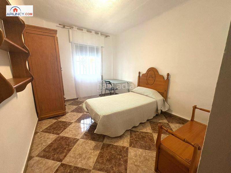 Foto ed4ceb13-40b1-403a-985e-e1a3f302c102. Miete etagenwohnung in La Buhaira Sevilla