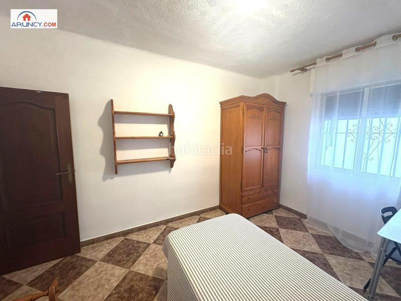 Foto dcddbe0e-16f8-409c-948f-d1138944eb8d. Rent flat in La Buhaira Sevilla