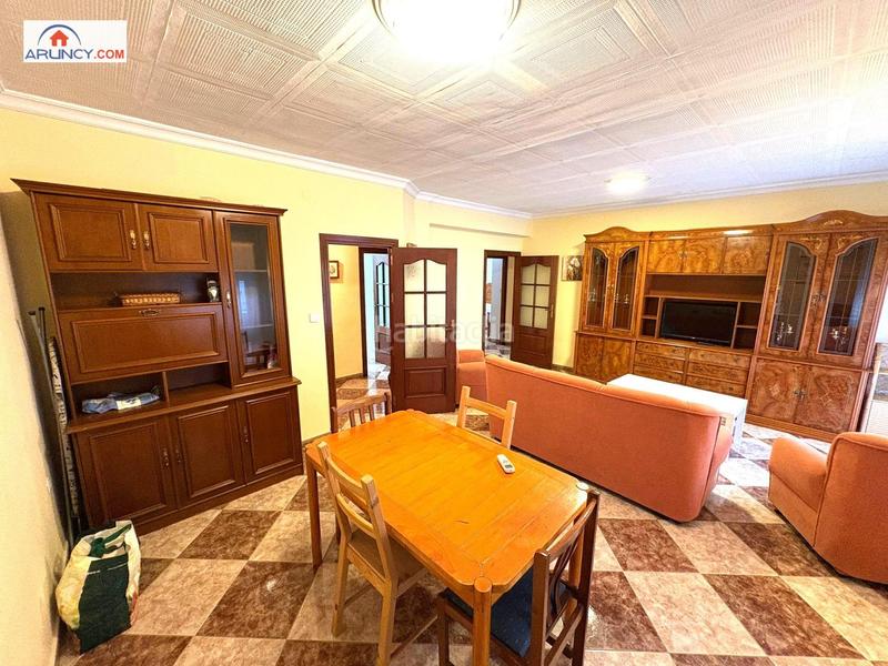 Foto ecf9fe94-bb6c-4228-8f99-ee6f7ec4428a. Rent flat in La Buhaira Sevilla