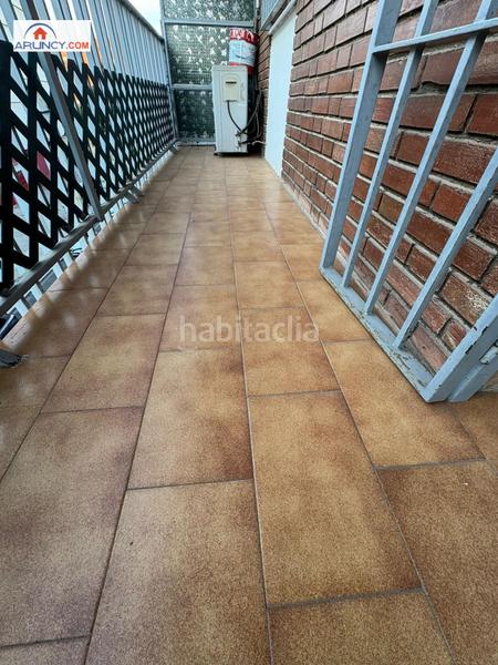 Foto f06f142f-1178-4a9f-8938-04cbb51d3b29. Rent flat in La Buhaira Sevilla