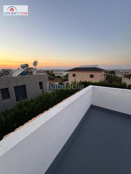 Foto d3fb7f15-b439-42b4-9883-9507b8f51ded. Lloguer xalet amb calefacció aparcament piscina a Montequinto