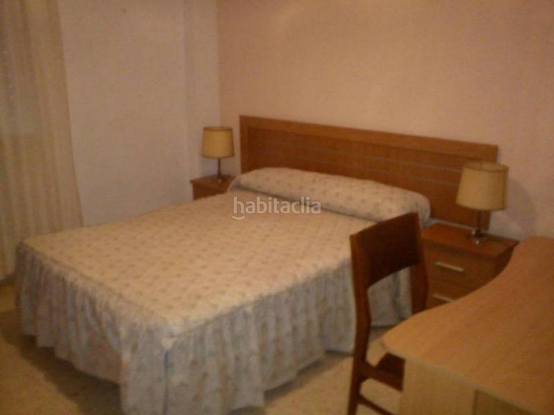 Foto 32851a50-6f4b-4df9-97a2-1ee1f3529dba. Rent flat in El Torrejón - El Cerezo Sevilla