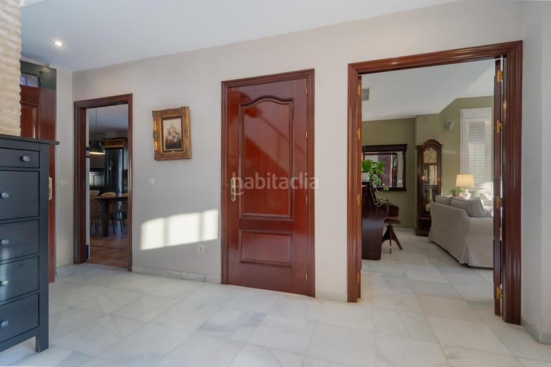 Foto 2189a4c2-e1c6-481f-be18-c448344445b7. Chalet with heating parking pool in cerros de Montequinto Montequinto