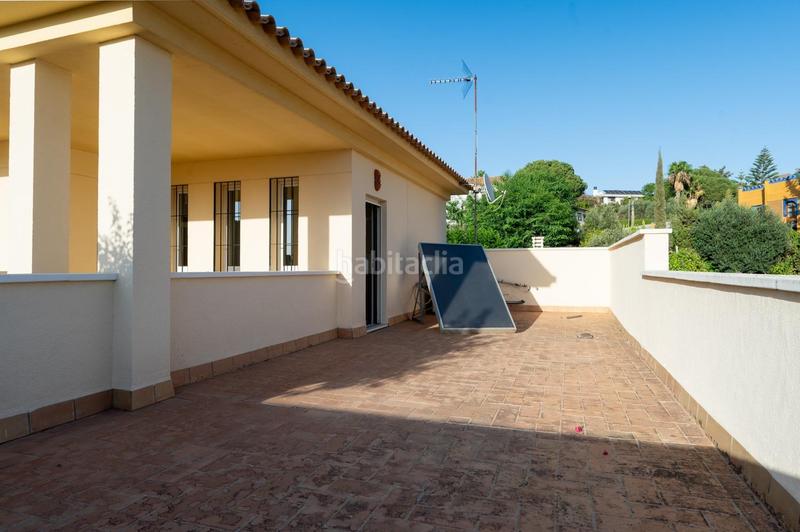 Foto 813879fb-8882-4881-8eeb-ed80b75125de. Chalet with heating parking pool in cerros de Montequinto Montequinto