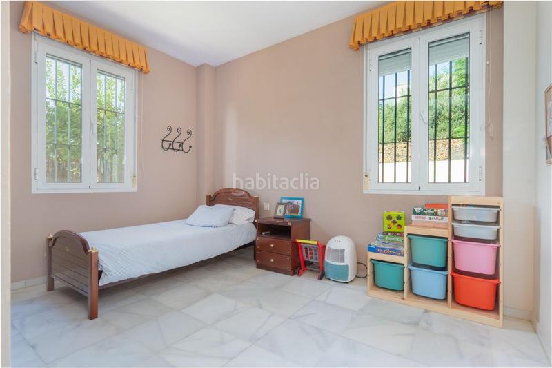 Foto c19169ef-6428-45f5-a001-b453d65cd3e4. Chalet with heating parking pool in cerros de Montequinto Montequinto