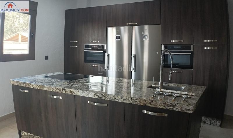 Foto fb6c8db2-fdb1-4985-af44-84e6f707b2df. Lloguer xalet amb calefacció aparcament piscina a Montequinto