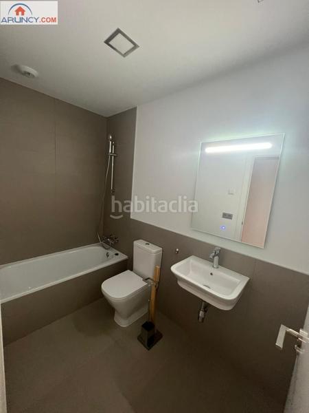 Foto 0a3a1b48-7fb6-4e9a-9974-49ca12d655b1. Lloguer àtic amb calefacció aparcament piscina a Dos Hermanas