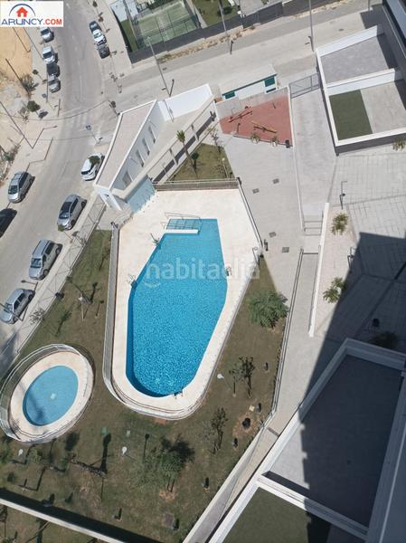 Foto 4c36245c-0ae6-4bc2-8784-7bd133520a8a. Lloguer àtic amb calefacció aparcament piscina a Dos Hermanas