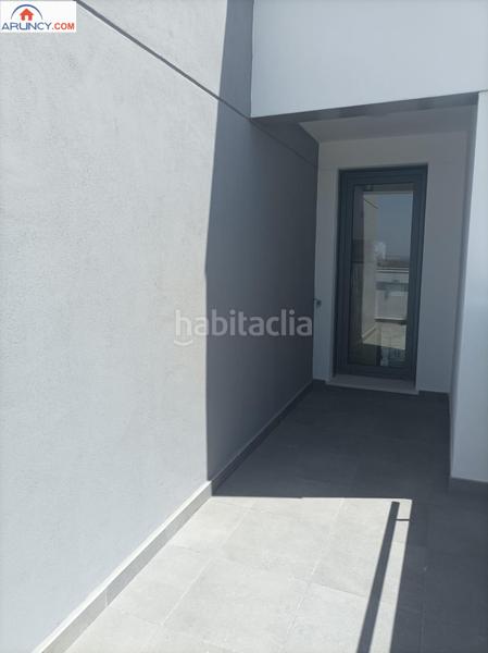 Foto 7f2cd40d-fd09-4495-bc5b-a939ab8b3fdc. Rent penthouse with heating parking pool in Entrenúcleos Dos Hermanas