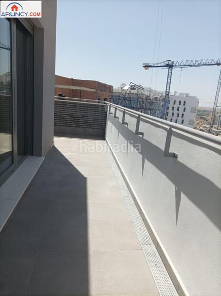 Foto 8dfef4d0-27ad-4538-b53a-d97c7519548d. Rent penthouse with heating parking pool in Entrenúcleos Dos Hermanas