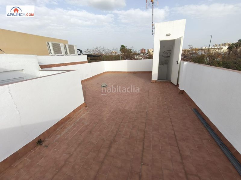Foto 92fee61f-ca6a-44ce-87da-9a066147149e. Casa amb aparcament a Ciudad Jardín Sevilla