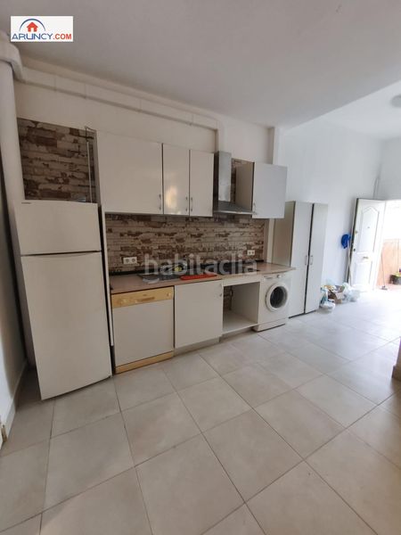 Foto f5ae1059-87b8-429c-afb8-0c3c2bc76225. Casa amb aparcament a Ciudad Jardín Sevilla