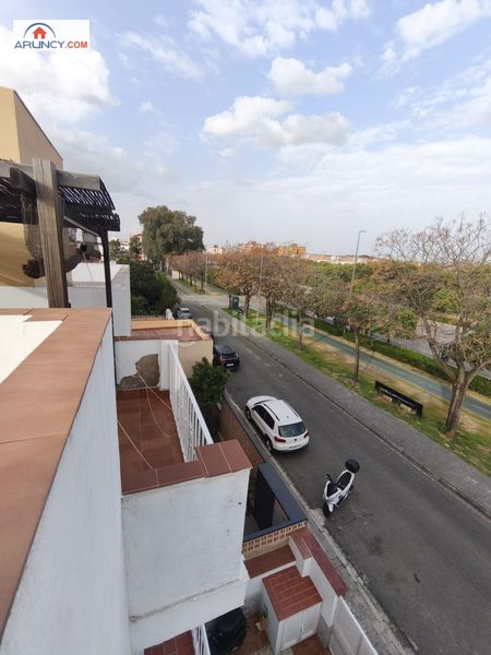 Foto ffb5b96f-b2fd-4420-aa40-4d4f1680b186. Casa amb aparcament a Ciudad Jardín Sevilla