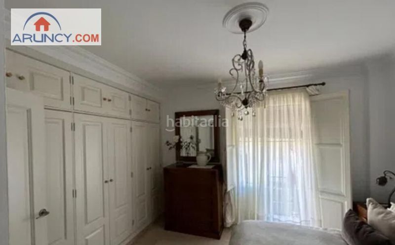 Foto 2fee94b6-c576-4fa6-a0d1-fa6e8ddf62db. Casa amb aparcament a Palmete Sevilla