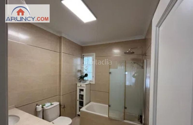 Foto 4a0d5beb-e922-4c31-9407-bc9de4ce83db. Casa amb aparcament a Palmete Sevilla
