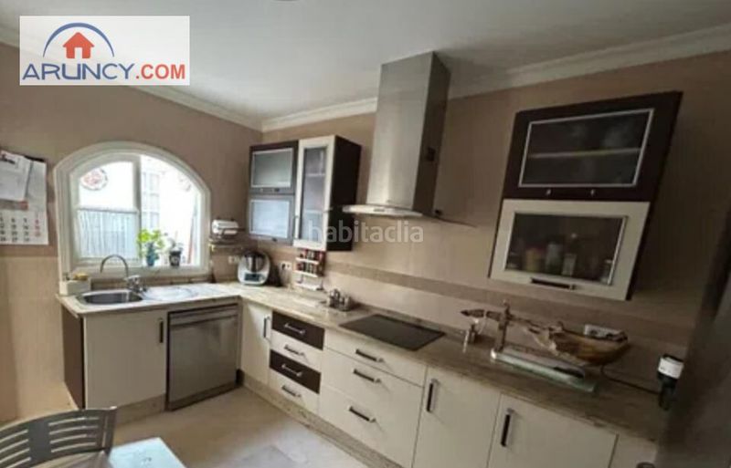 Foto b3ee3c09-0f7a-4663-bac0-688f7c92f0ed. Casa amb aparcament a Palmete Sevilla
