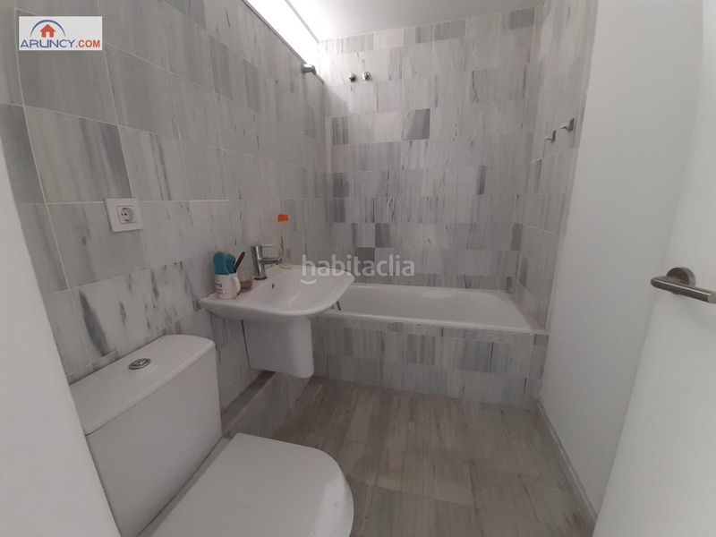 Foto aa87fb2b-6b14-48cd-b443-88234085c185. Pis amb aparcament a Gelves