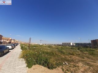 Terreny residencial a Entrenúcleos. Oportunidad de 2 unicas parcelas a la venta  justo en  la calle